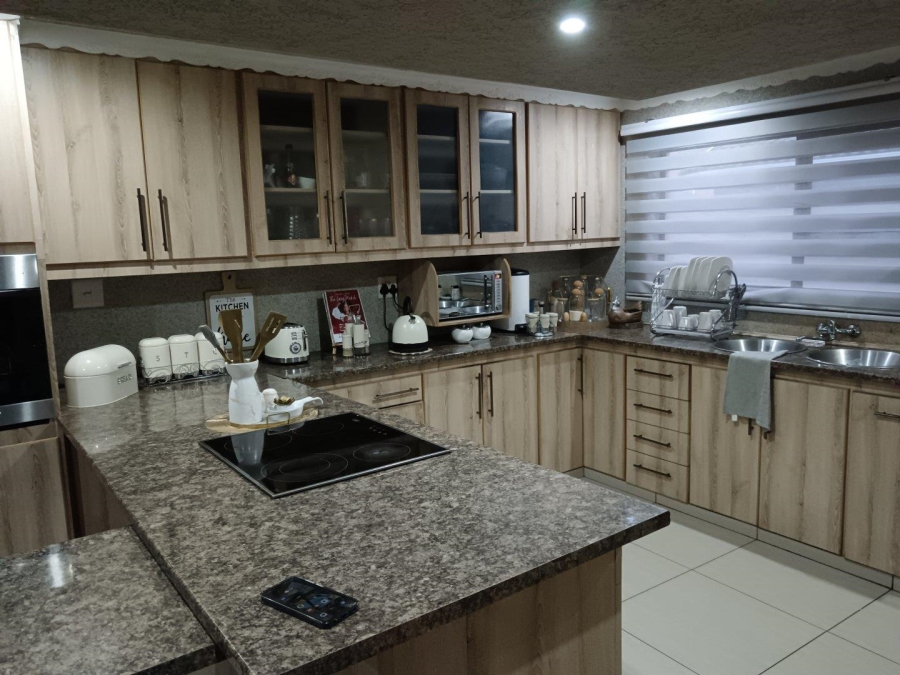 4 Bedroom Property for Sale in Vista Park Free State